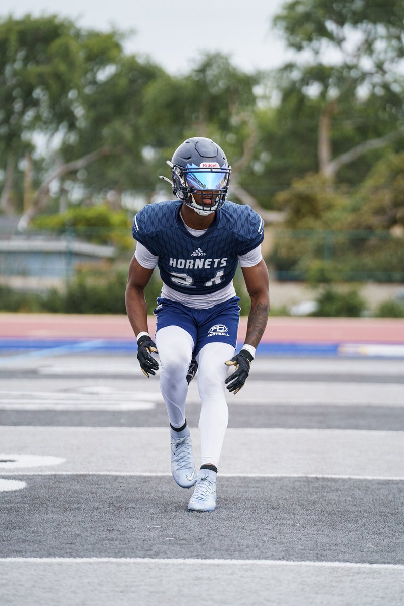 6’1 180 lbs| Class of  ‘26 | CB,DB | ATH | FULLERTON COLLEGE , California| 3.7 GPA|| FULL QUALIFIER | 2023 ALL LEAGUE ⭐️ |phone# 951-663-8095| NCAA ID #2312178841