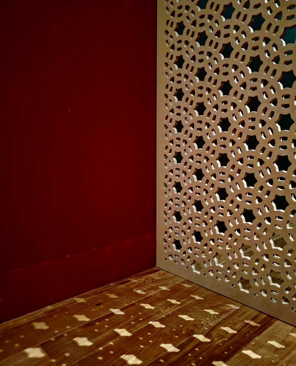 EtwTerp's tweet photo. Plans orthogonaux...
HDE du Var, Draguignan
Exposition "Jardins et Palais d'Orient"
22 déc. 2024
#mathsartist #mathpics #maths #3D #plans #dimension3 #draguignan #hdevar #geometrie #geometry #exposition
🔶 RV sur Instagram:
📸🖍️MATHS_ARTIST✏️🎨https://t.co/huEfGDmtXA… https://t.co/AYHEvsnuNr