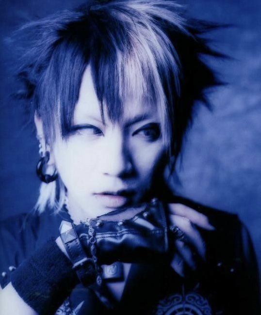 rukikeiii's tweet photo. 𝘪𝘯𝘵𝘳𝘰
☆ 2005 

. vkei fan of 4 years love every band mainly gazette &amp; jiluka

. traditional &amp; digital artist + makeup artist

kpop fan of 5 years love all boy groups mainly ateez nct seventeen

. thai bl and cdrama addict
#vkei #kpop #vkeitwt #kpoptwt https://t.co/Xb10r3F6cN
