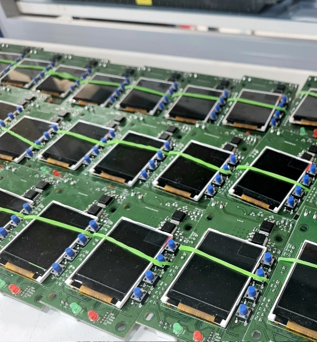 Made in Bharat PCBs for display applications. 🇮🇳 

PCB fabrication and Asembly in Bharat ✅️ 
Production ready designs ✅️ 
Cost optimised in par with China ✅️ 

Who go 🇨🇳 ? When you can #MakeinIndia

Photo of regular production from our assembly floor.