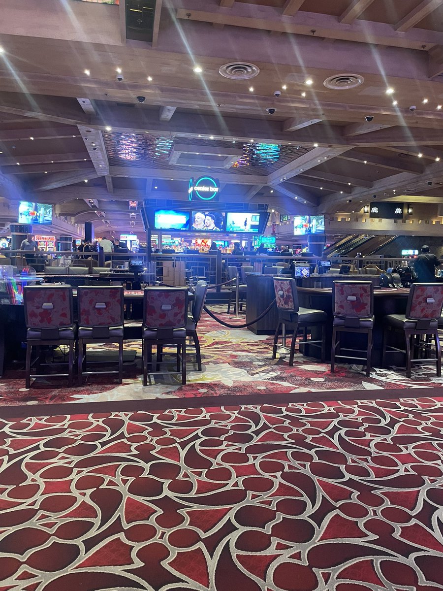 Flya3202's tweet image. Finally made it to Vegas after a long day of travel! 🎰✨ Time to recharge—tomorrow, the poker grind begins! #VegasBaby #PokerTime #MadeIt #PokerPlayer #TexasHoldem #WSOP2025