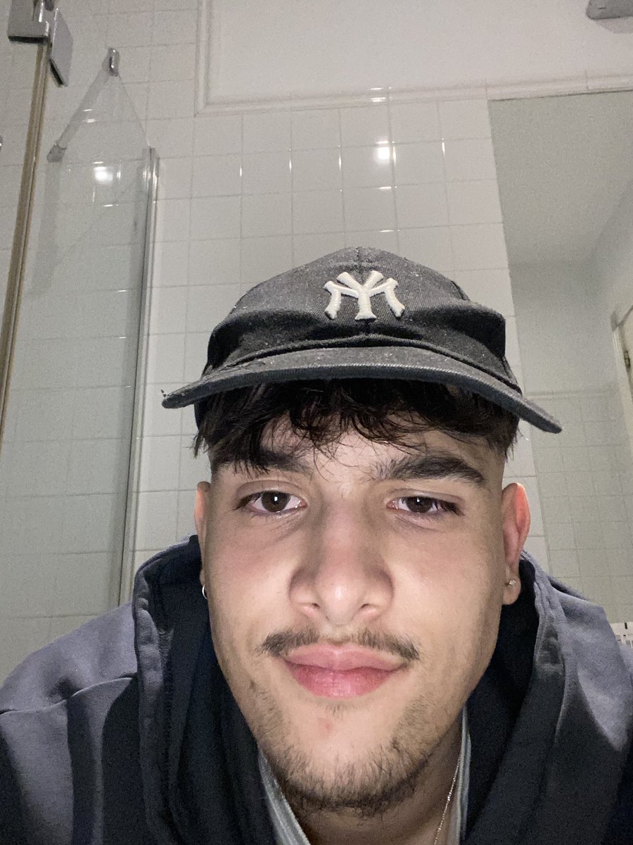 AlphaaDavidd's tweet photo. hola chucos ya estamos por aquí no os resistáis a ma sumisión masculina soy el mejor alfa que os podéis encontrar vendo contenido y videollamdas #alphadominarion #cashman #videocall #feetworkship #domination #sumiso #pagafantas #pagacopas https://t.co/aGwSMarsgI
