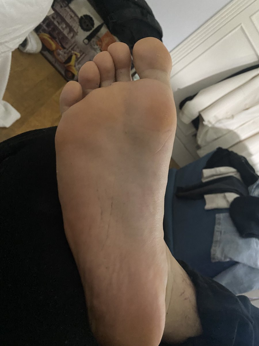 AlphaaDavidd's tweet photo. hola chucos ya estamos por aquí no os resistáis a ma sumisión masculina soy el mejor alfa que os podéis encontrar vendo contenido y videollamdas #alphadominarion #cashman #videocall #feetworkship #domination #sumiso #pagafantas #pagacopas https://t.co/aGwSMarsgI