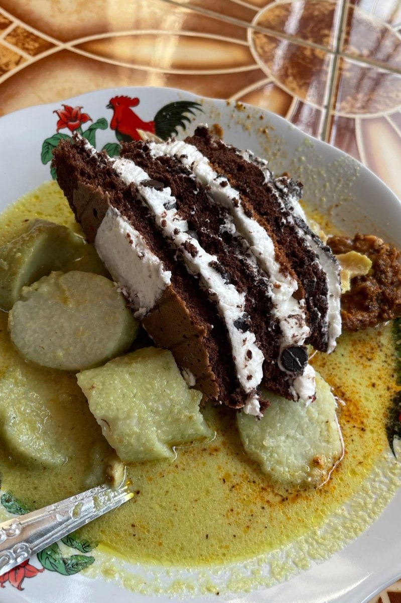 kudaganil's tweet photo. @tanyarlfes tart + opor^_^ https://t.co/LtT6VJ8OQp
