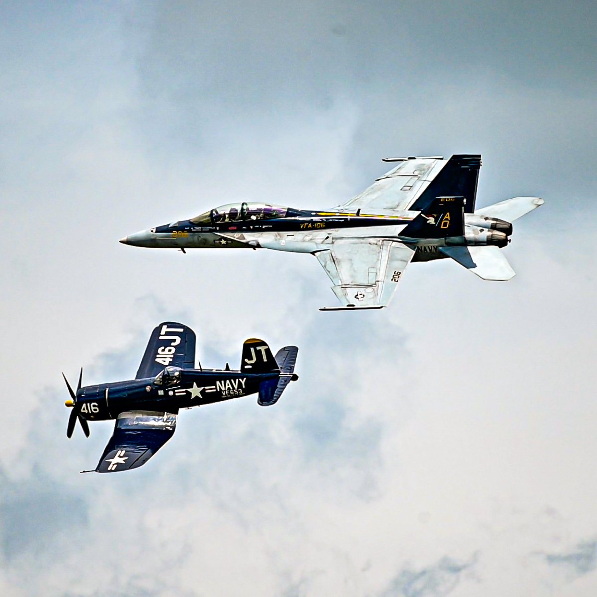 An F/A-18F Super Hornet and a Vought F4U Corsair at the Air Power over Hampton Roads air show, Joint Base Langley-Eustis, VA on April 26, 2025 (Olivia Bithell)