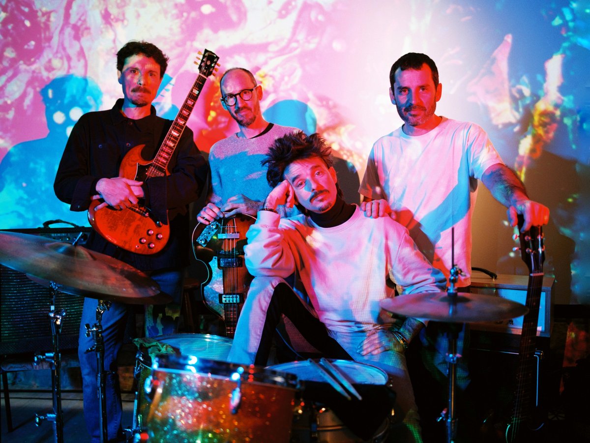 El <a href="/petitdecaleril/">elpetitdecaleril</a> presenta nou disc a Lleida dins el seu iglú de vent. Dijous 26 de juny al Mercat del Pla. Entrades aquí: elpetitdecaleril.com/concerts