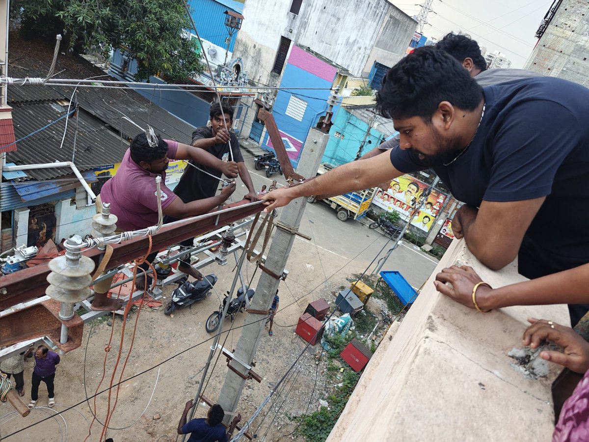 SelvarajPrince's tweet photo. In Ward 150, Chennai, a newly installed transformer pole with a 11000-volt line is dangerously close to our residential building where families, kids &amp; women live. Despite clear risk, no action taken. Urging TN Govt &amp; EB Dept to intervene. Complaint ID: TNEBCL3581768 https://t.co/jNIJAPPp7C