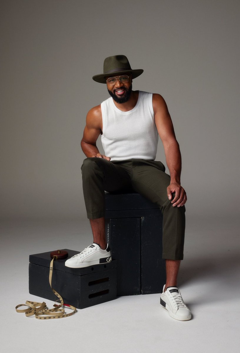 Starting the week off strong and praying for an even stronger finish! 🥂 📸 @seancasonstudios