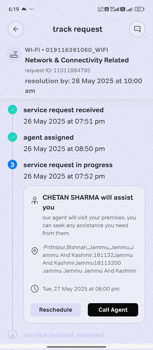 varinderr7's tweet photo. @airtelindia @Airtel_Presence 
I submit a complaint regarding wifi internet issue (airtel extreme fibre) but service request closed after two days without resolving the issue. Agent assigned for request not picking my call not responding. 
What type of service is this.
Pls check https://t.co/Eij78KC9D5