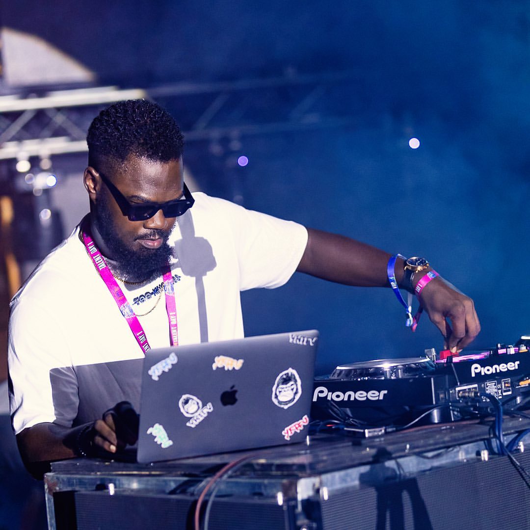 HomeboyzRadio's tweet photo. AD DJ in the building! 🎧🔥 Tune in to Power Up on Homeboyz Radio from 8:30 AM - 9:00 AM! 📻
#PowerUpHBR #ADDJ https://t.co/Zbkk2phcay