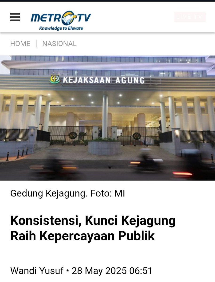 The Doctor (@rian__az) on Twitter photo Banyak membongkar kasus besar, seperti Asabri, skandal Timah, Pertamina, dan berhasil mengungkap praktek mafia peradilan.
Wajar jika <a href="/KejaksaanRI/">Kejaksaan RI</a> dinobatkan sebagai Lembaga Penegak Hukum yg paling dipercaya publik oleh Lembaga Survei Indonesia dan Indikator Politik Indonesia.
TOP Banyak membongkar kasus besar, seperti Asabri, skandal Timah, Pertamina, dan berhasil mengungkap praktek mafia peradilan.
Wajar jika <a href="/KejaksaanRI/">Kejaksaan RI</a> dinobatkan sebagai Lembaga Penegak Hukum yg paling dipercaya publik oleh Lembaga Survei Indonesia dan Indikator Politik Indonesia.
TOP