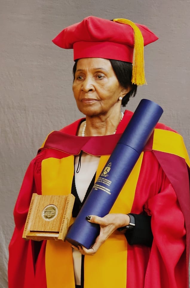 #UPGraduation2025 | Congratulations to Mama Zanele Mbeki on receiving an honorary doctorate from the University of Pretoria for her lifelong contribution to women’s rights, rural empowerment, and inclusive development across Africa. A true servant leader and champion of change.