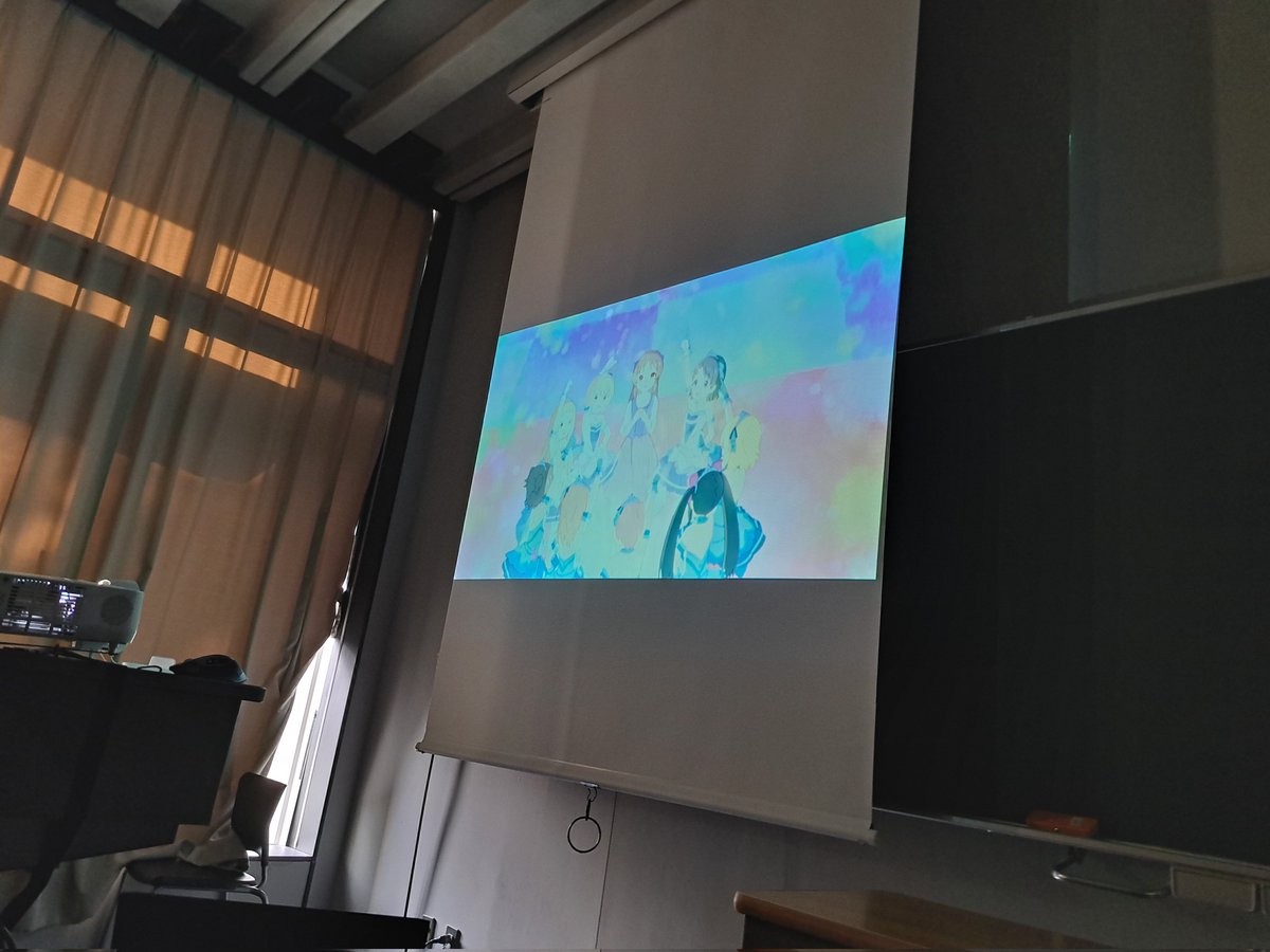 本日の活動では、アイドルマスターシンデレラガールズU149の1〜3話を鑑賞しました！大学近くの渋谷の街がたくさん出てくるのも注目ですね👀