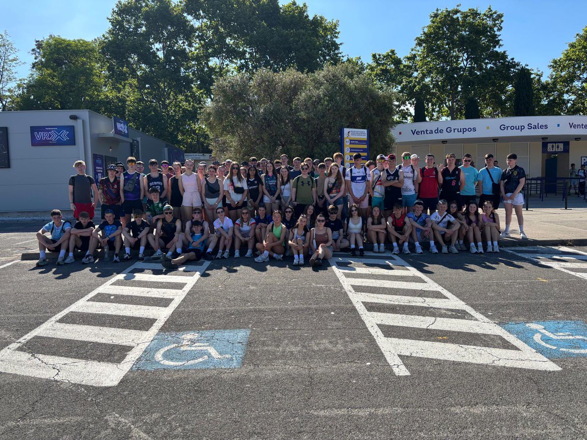 ☀️ TY Trip to Barcelona 🇪🇸
🎳 Bowling ✅ 
🛥️ Boat cruise ✅ 
🎢 PortAventura ✅
