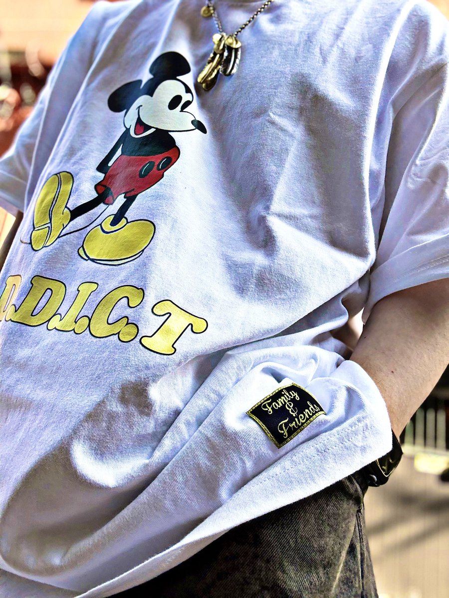 🔥1年振りの開催🔥

毎日“各サイズ1着限定”でドロップされる、
特別リリースイベント🔥

今年は…
【Mickey Mouse】
スペシャルコラボTeeが登場🐭🎉

さらに…通常リリースアイテムより
極少量生産の
“Family &amp; Friendsモデル"として販売！！

📅販売開始：2025.05.28(水)〜

- Mickey Mouse S/S Tee