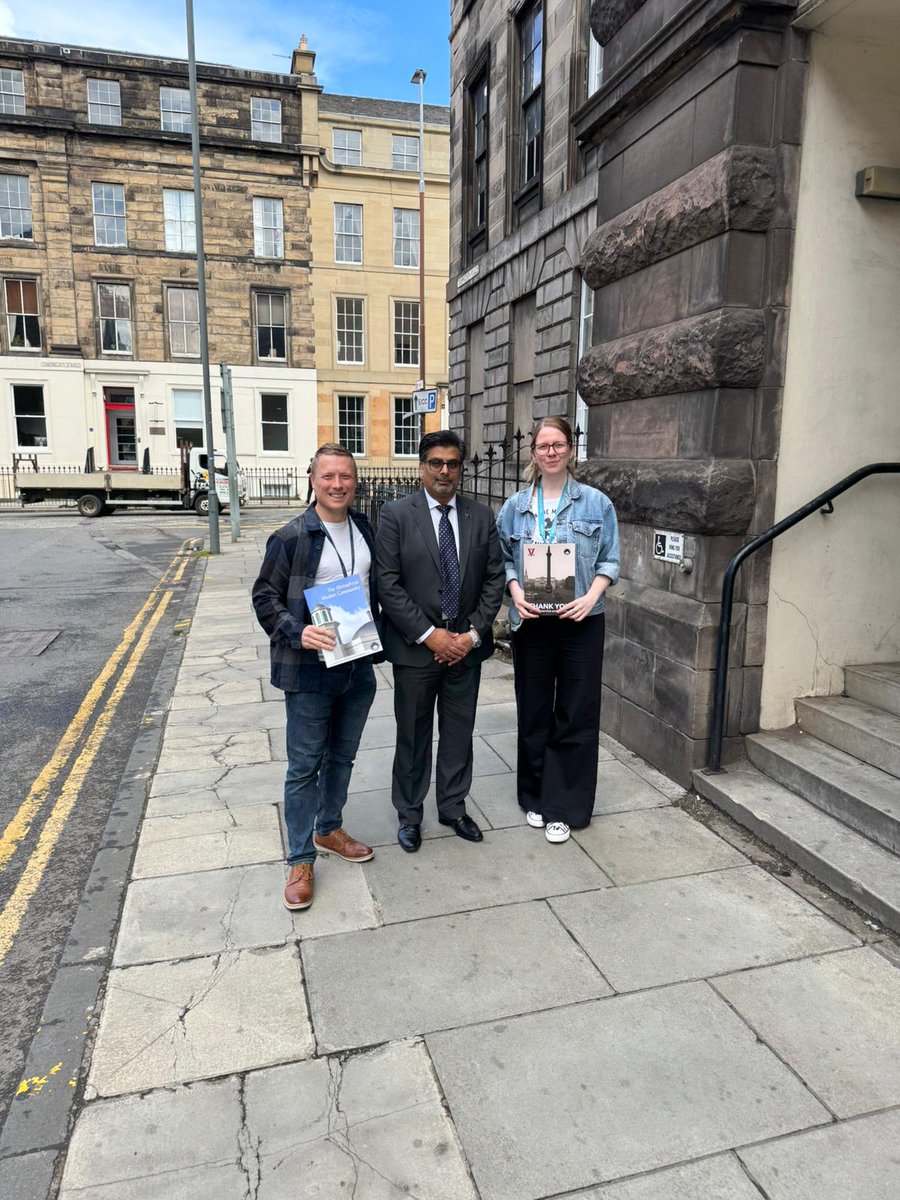 Yesterday we met Sgt. Valerie Gray and Insp. Gordon Duff to introduce the #Ahmadiyya Muslim Community and share literature. Sgt. Gray appreciated the recent Peace Symposium in Edinburgh, which she attended.
#Scotland #loveforallhatredfornone #TrueIslam