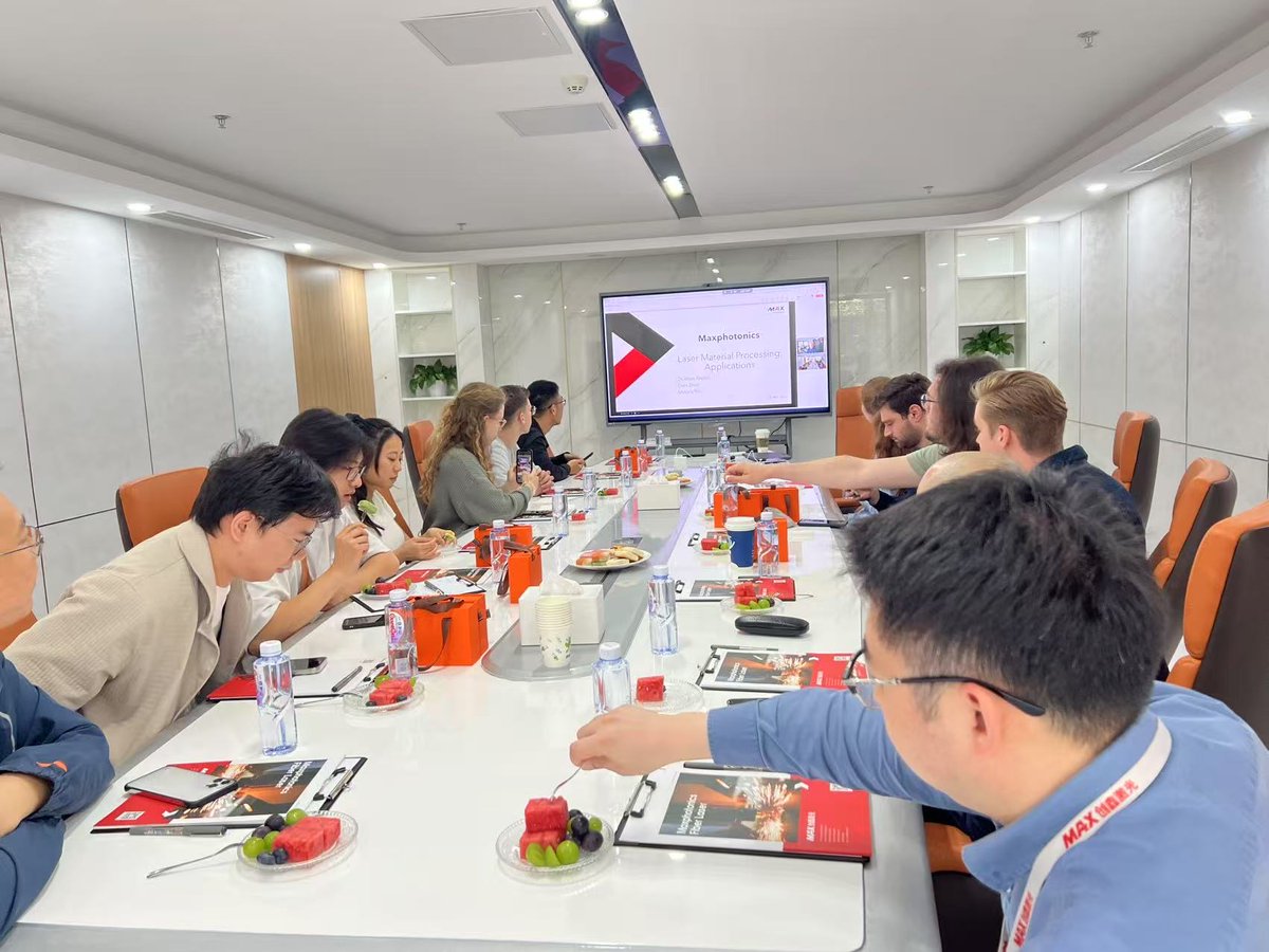 Maxphotonicsofc's tweet image. Throwing it back to last Friday, #Maxphotonics Beijing Research Institute had a blast meeting loads of professors from Tsinghua University and the delegation of German students!
Thanks to Dr. Klaus Krastel for an awesome speech about the applications of fiber lasers!