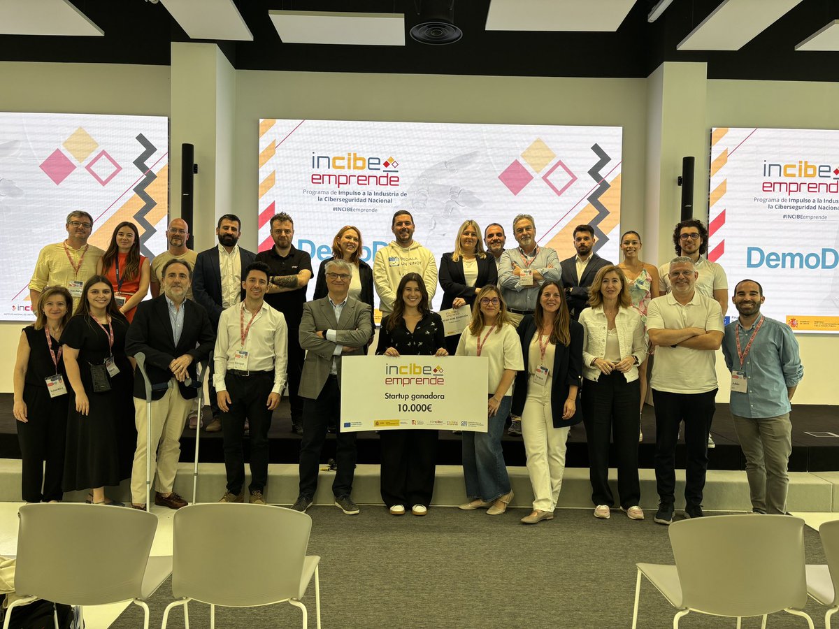 CEEI Valencia (@ceeivalencia) on Twitter photo <a href="/RamonCEEIVLC/">Ramon Ferrandis</a> <a href="/IncibeEmprende/">INCIBE Emprende</a> <a href="/BIGBANInversion/">BIGBAN Inversores Privados</a> <a href="/BalboaOrfeo/">Orfeo Balboa</a> <a href="/lourdesgarciaes/">Lourdes D. García</a> <a href="/jp_torregrosa/">JuanPablo Torregrosa</a> <a href="/jupeso1/">Julián Pérez Solera</a> <a href="/Lurquizu/">Laura Urquizu Barasoain</a> <a href="/TereDomenech/">Teresa Doménech</a> <a href="/Startup_VLC/">Startup Valencia</a> <a href="/valuahub/">Valua Arts & Crafts</a> <a href="/NuvolDrone/">Núvol Drone</a> <a href="/INCIBE/">INCIBE</a> <a href="/yeshcube/">yesh³</a> <a href="/redpoints/">Red Points</a> <a href="/jlhortelano/">Juan Luis Hortelano</a> Desde #ceeivalencia damos las gracias a todas las personas y entidades que habéis formado parte de esta edición de #IncibeEmprendeVLC.👏
Ha sido una experiencia muy enriquecedora y con un nivel de propuestas🔝
¡Nos vemos en la próxima! <a href="/IncibeEmprende/">INCIBE Emprende</a> <a href="/RamonCEEIVLC/">Ramon Ferrandis</a> <a href="/IncibeEmprende/">INCIBE Emprende</a> <a href="/BIGBANInversion/">BIGBAN Inversores Privados</a> <a href="/BalboaOrfeo/">Orfeo Balboa</a> <a href="/lourdesgarciaes/">Lourdes D. García</a> <a href="/jp_torregrosa/">JuanPablo Torregrosa</a> <a href="/jupeso1/">Julián Pérez Solera</a> <a href="/Lurquizu/">Laura Urquizu Barasoain</a> <a href="/TereDomenech/">Teresa Doménech</a> <a href="/Startup_VLC/">Startup Valencia</a> <a href="/valuahub/">Valua Arts & Crafts</a> <a href="/NuvolDrone/">Núvol Drone</a> <a href="/INCIBE/">INCIBE</a> <a href="/yeshcube/">yesh³</a> <a href="/redpoints/">Red Points</a> <a href="/jlhortelano/">Juan Luis Hortelano</a> Desde #ceeivalencia damos las gracias a todas las personas y entidades que habéis formado parte de esta edición de #IncibeEmprendeVLC.👏
Ha sido una experiencia muy enriquecedora y con un nivel de propuestas🔝
¡Nos vemos en la próxima! <a href="/IncibeEmprende/">INCIBE Emprende</a>