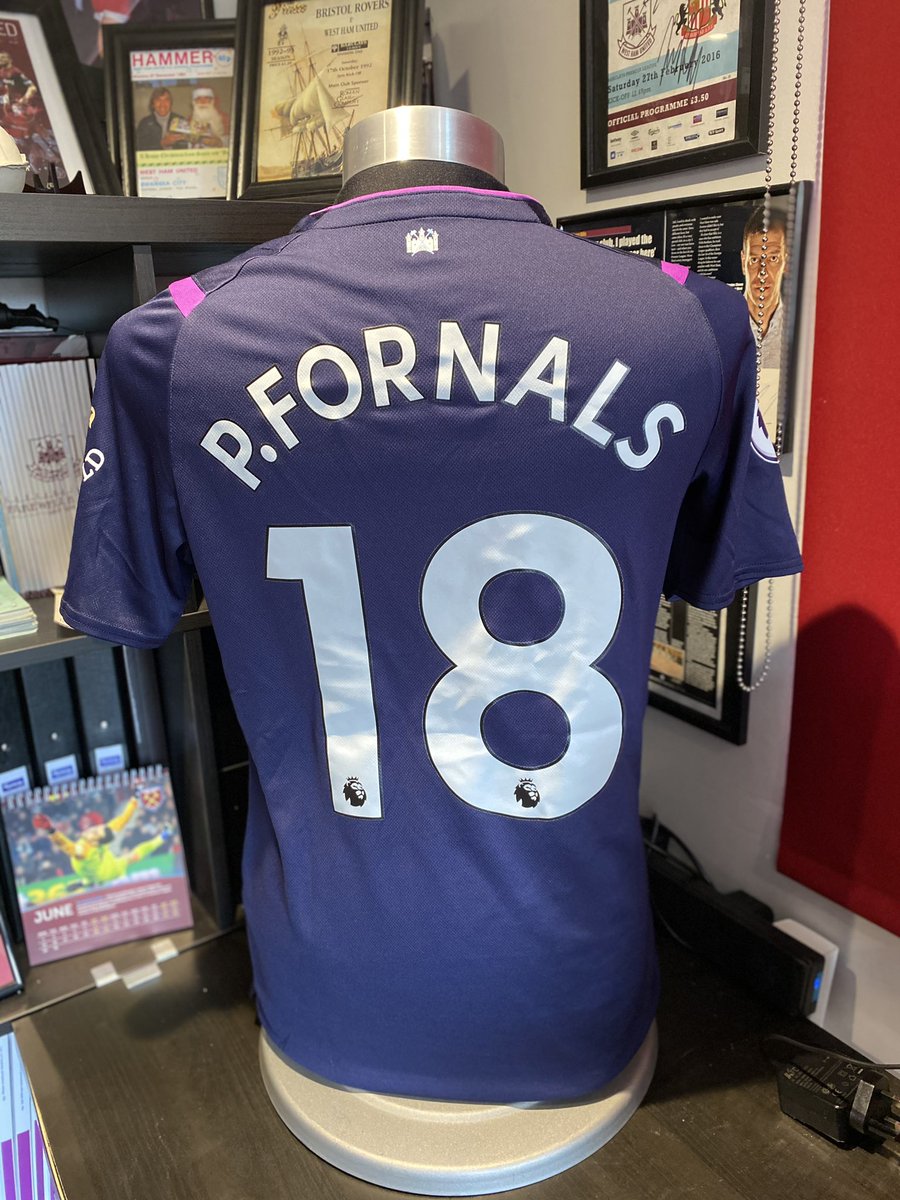 WHUsigned's tweet image. Wishing @RealBetis_en and @pablofornals all the very best of luck in the Conference League Final tonight.

Vamos Pablito!!

⚒️⚒️⚒️