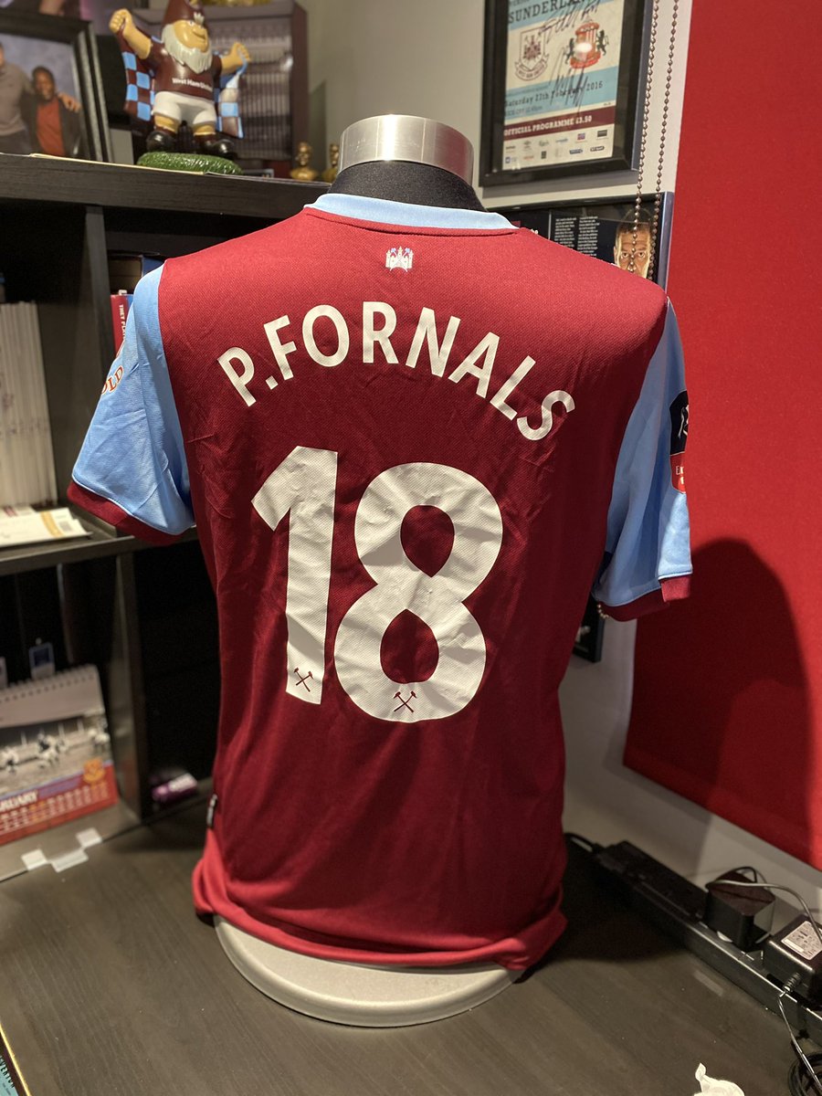 WHUsigned's tweet image. Wishing @RealBetis_en and @pablofornals all the very best of luck in the Conference League Final tonight.

Vamos Pablito!!

⚒️⚒️⚒️