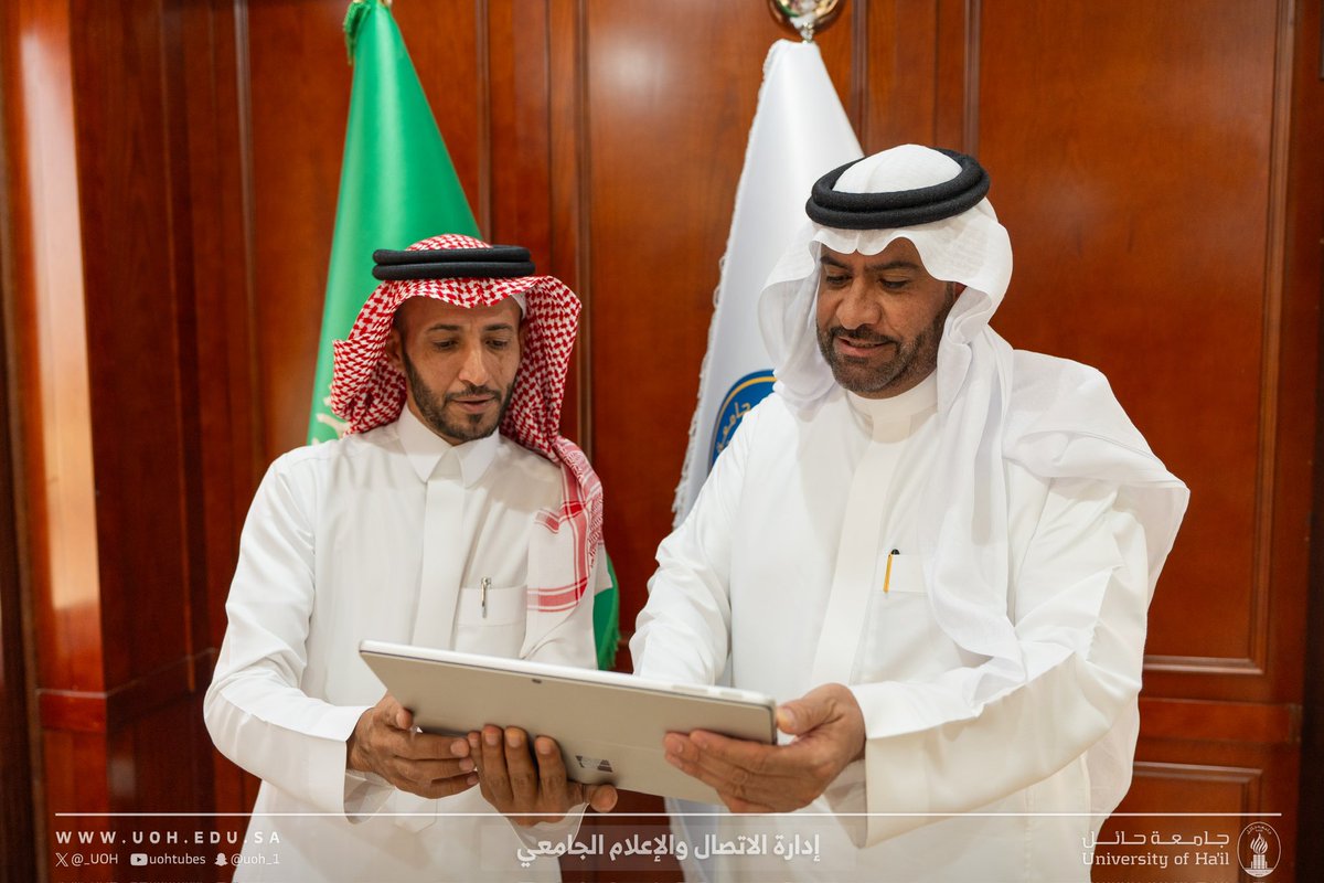 _UOH's tweet photo. #خبر | 📰
سعادة رئيس #جامعة_حائل المكلف أ.د. زيد بن مهلهل الشمري يعتمد محضر الترقيات لـ 76 موظفًا وموظفة من المرتبة الرابعة إلى المرتبة الحادية عشرة، للعام الحالي 1446 هـ . https://t.co/sJZz8ewulI