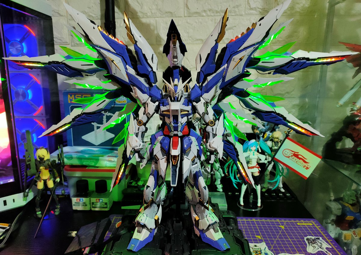 Lillith_Rae's tweet photo. @0Gundamfan2 Work continues, on the Sky-Nu🙃 https://t.co/GU3eRahXAh