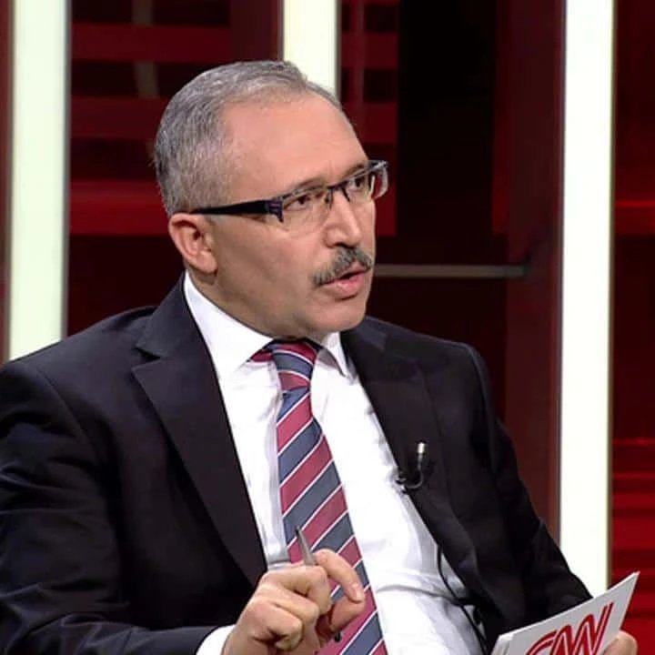 Abdulkadir Selvi: "Vefasızlar, ahlaksızlar. Kemal Kılıçdaroğlu’na yapılan hakaretler kanıma dokundu.

Kılıçdaroğlu’nu eleştirebilirsiniz ama çalmadı, çırpmadı. Dürüst adamdı."