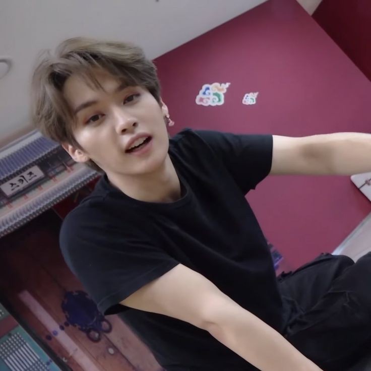 llinoringg's tweet image. he's so boyfriend