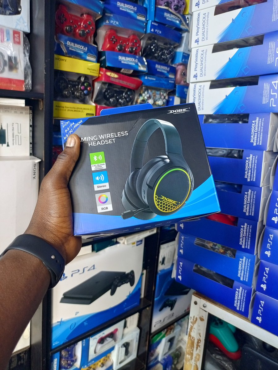 femi_siji's tweet photo. Gaming headset for streamers

#speeddarlington
#RealBetis
#Chelsea https://t.co/fRraiPHL4j