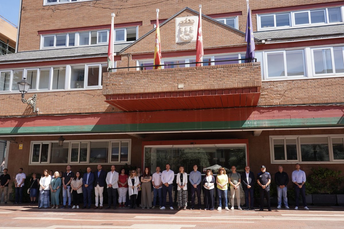 La violencia de género es una cuestión de Estado y todas las administraciones públicas estamos llamadas a trabajar para erradicarla.

#Alcorcón se ha sumado al Protocolo de Condena y Repulsa ante Asesinatos por Violencia de Género de <a href="/DGobiernoMadrid/">Delegación del Gobierno en Madrid 🏛️</a>, con un minuto de silencio en