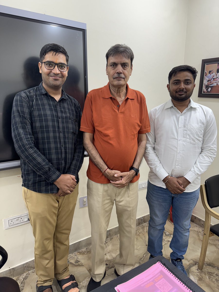ndadhich's tweet photo. RPSC से नये चयनित असिस्टेंट प्रोफेसर ( राजनीति विज्ञान) किशन यादव, संजना साईमल,सरिता यादव, सौरभ कुमार, ओमप्रकाश आशीर्वाद लेने आये। ईश्वर इनको सफल बनाये एवं उच्च शिक्षा में नये मापदंड स्थापित करे इस शुभकामना सहित।आरम्भ में अन्य सफल विद्यार्थी भी आये थे लेकिन तब फोटो सेशन नहीं हुआ https://t.co/5icXjUtAuj