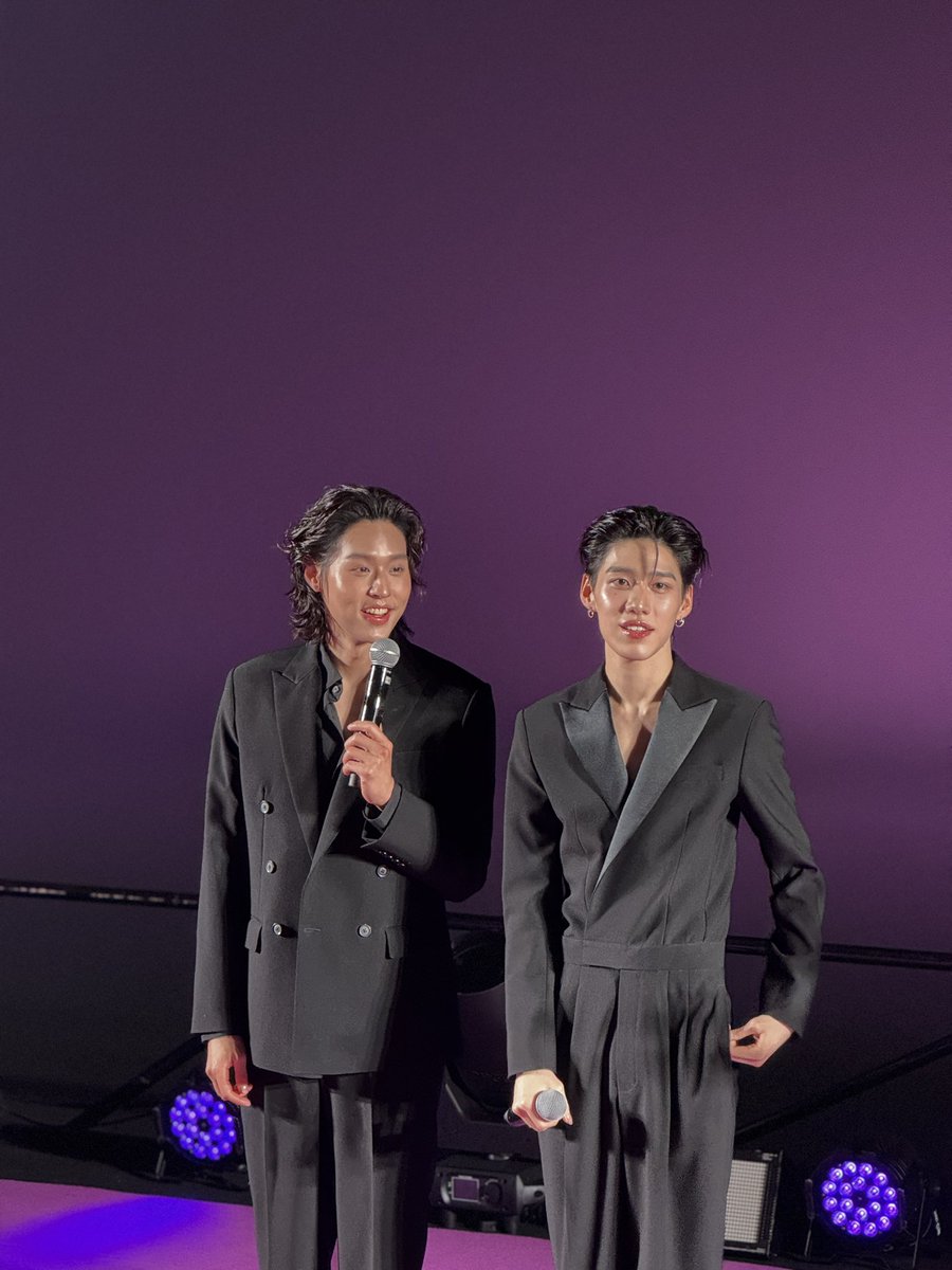 LABXClinic's tweet image. มาเสิร์ฟแล้วค้าบบ หล่อมาแต่ไกลเลยเนี่ยย 😍

#LABXCLINIC #LABX #Oligio #WontechAsia #ตัวจริงเรื่องผิว #เรื่องหน้ายอมกันไม่ได้ #Oligio_thailand #OligioxBKPP #Bbillkin #PPKritt #พีพีบิวกิ้น