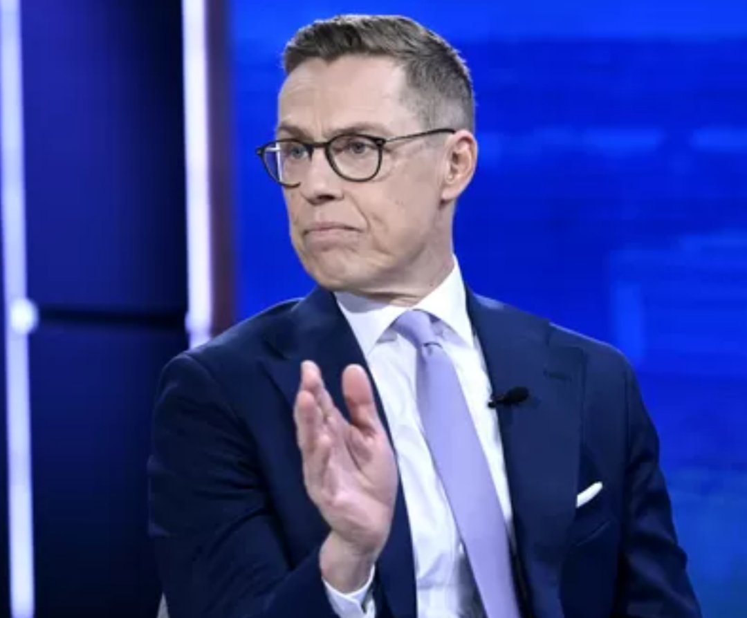 TallbarFIN's tweet image. Finnish President Alexander Stubb to CNN about recent headlines regarding the russian troop buildup on the bases near Finnish border:

&quot;We Finns are cool, calm and composed. 

Border is completely under our control and there&apos;s no need to be worried&quot;