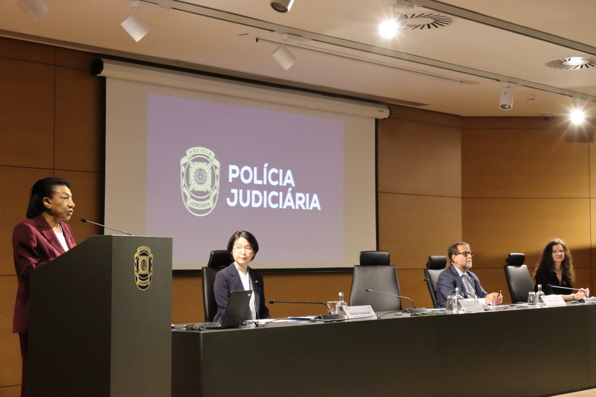 Manuela Carneiro tweet media