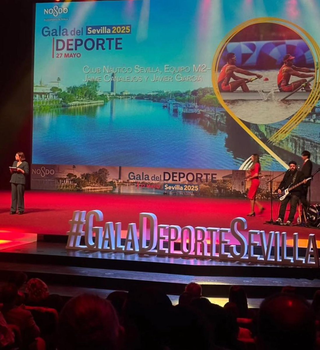 ¡Enhorabuena, Sara Fernández y <a href="/JaviGarcia0610/">Javier García Ordóñez</a>!👏

Desde Tomares nos alegramos muchísimo por el reconocimiento que habéis recibido en la 38ª Gala del Deporte de Sevilla, organizada por el <a href="/Ayto_Sevilla/">Ayuntamiento de Sevilla</a>.

Nos hacéis sentir muy orgullosos. ¡Gracias por llevar el nombre de #Tomares!