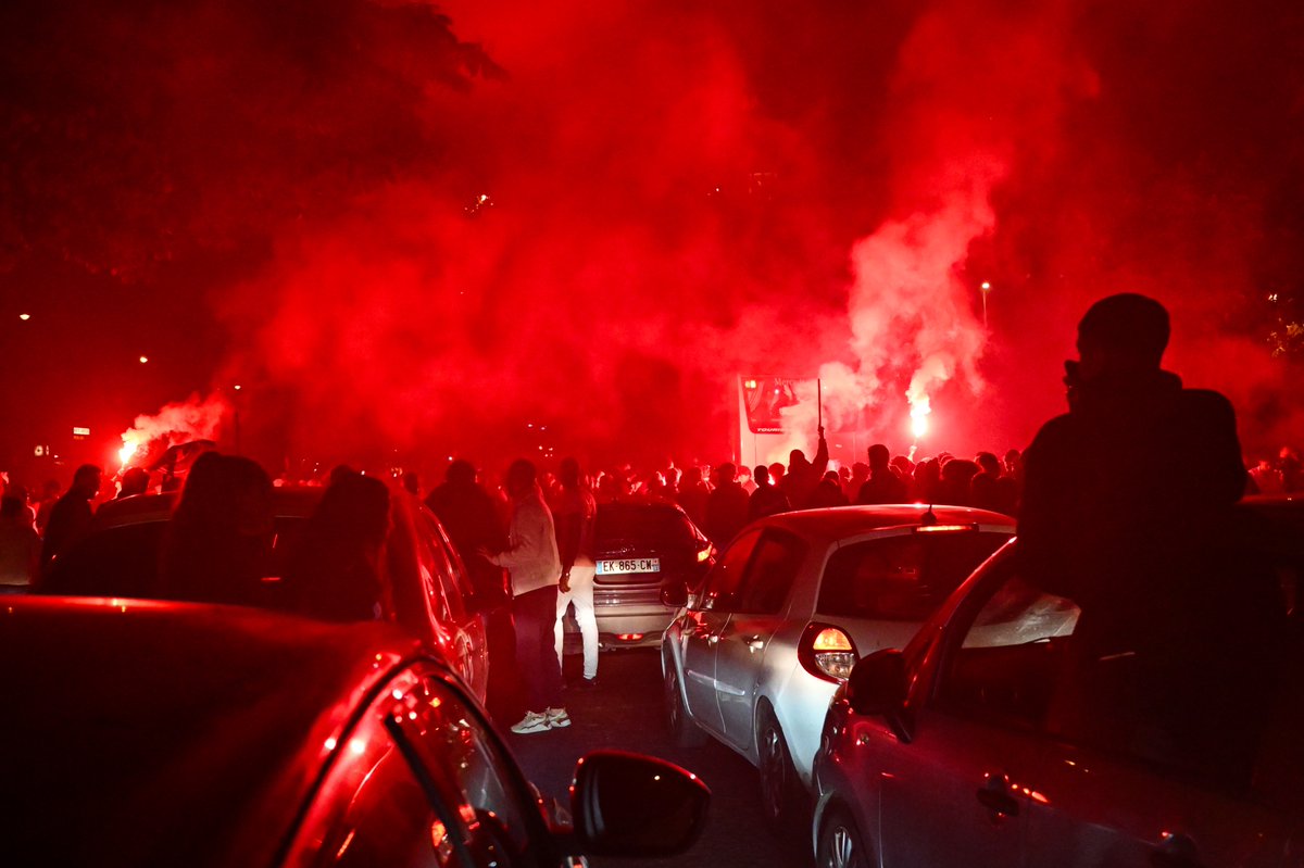 🚨🚨 𝗜𝗟 𝗬 𝗔𝗨𝗥𝗔 𝗨𝗡𝗘 𝗣𝗔𝗥𝗔𝗗𝗘 𝗦𝗨𝗥 𝗟𝗘𝗦 𝗖𝗛𝗔𝗠𝗣𝗦-𝗘́𝗟𝗬𝗦𝗘́𝗘𝗦 𝗗𝗜𝗠𝗔𝗡𝗖𝗛𝗘 𝗘𝗡 𝗖𝗔𝗦 𝗗𝗘 𝗩𝗜𝗖𝗧𝗢𝗜𝗥𝗘 𝗗𝗨 𝗣𝗦𝗚 𝗘𝗡 𝗙𝗜𝗡𝗔𝗟𝗘 𝗗𝗘 𝗟𝗜𝗚𝗨𝗘 𝗗𝗘𝗦 𝗖𝗛𝗔𝗠𝗣𝗜𝗢𝗡𝗦 ! 🏆❤️💙🌟

En revanche, en cas de gros débordements samedi soir dans