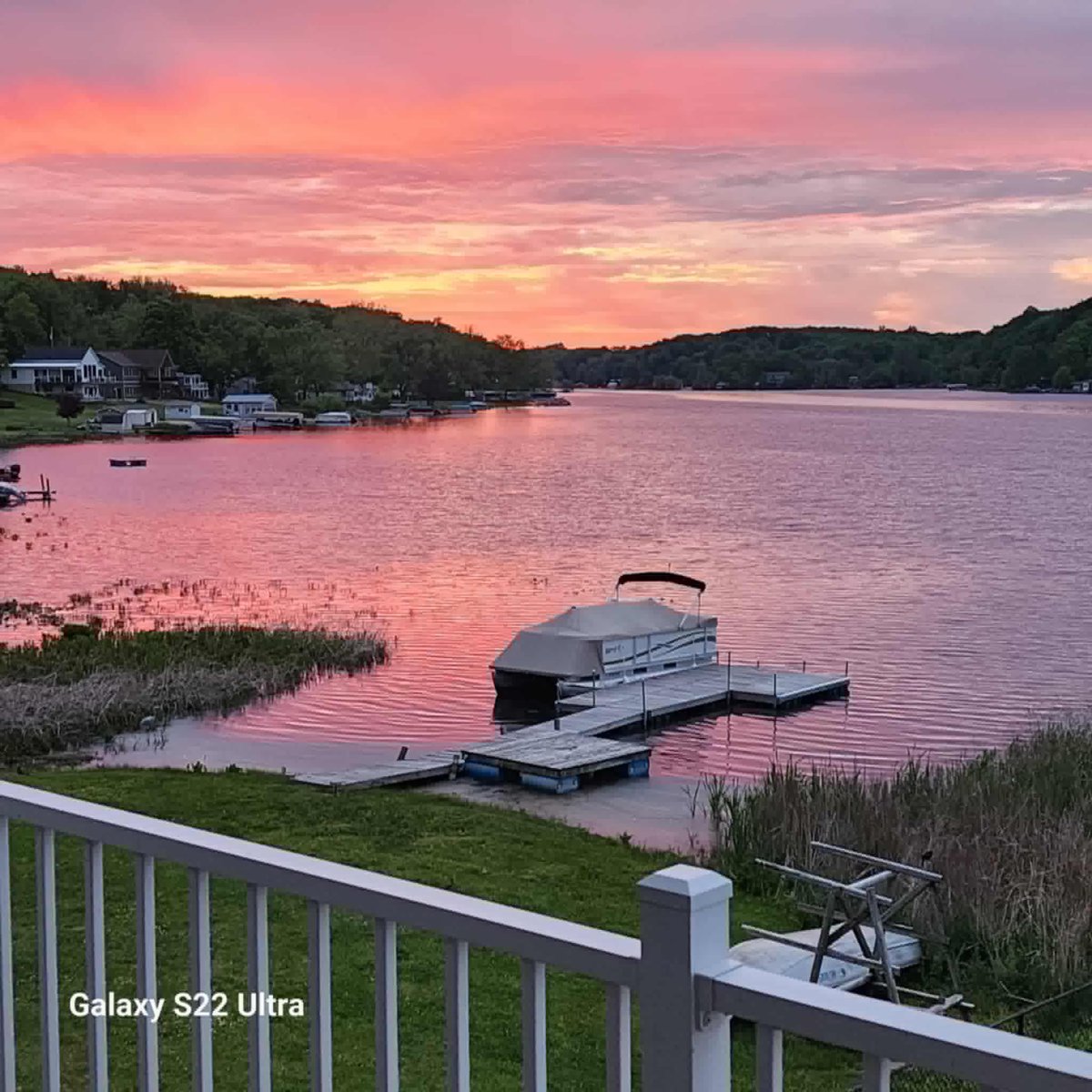 JeffPorterWX's tweet photo. Totally tone setting!
Long Lake, #Delton.
📸: Todd Topham
Thanks, Todd 😊 https://t.co/LfDnpvT0LS