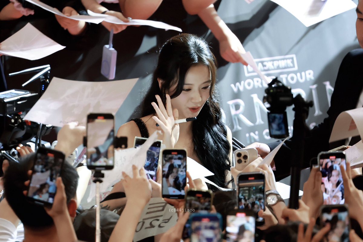 CONGRATULATIONS JISOO 
#ASEABestFemaleSoloJISOO
