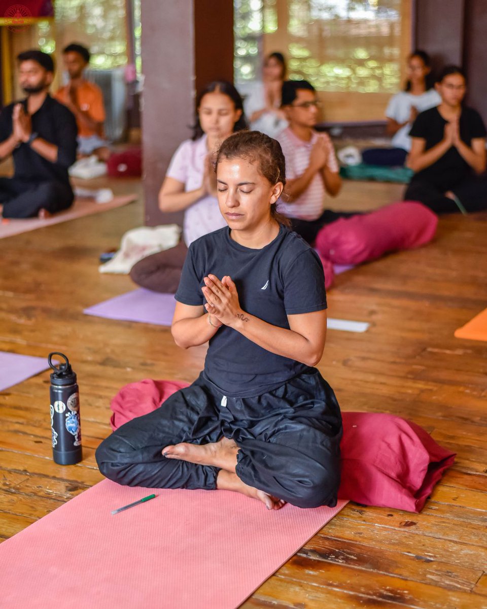 aymindia's tweet image. Glimpses of Practical + Written Exam Session at AYM Yoga Teachers Training School Rishikesh
.
#exams #examtime #examchallenge #yogapracticedaily #yogatraining #YCB #ayushministry #yogacommunity #yogateachertraining #rishikesh #india #AYMYogaSchool #bestyogaschool
