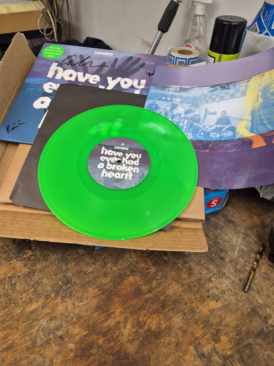 Posties been. Looks gorgeous <a href="/sensesforever/">senses</a> cheers <a href="/waxandbeans/">Waxandbeans</a> great service, as usual 👍🏻