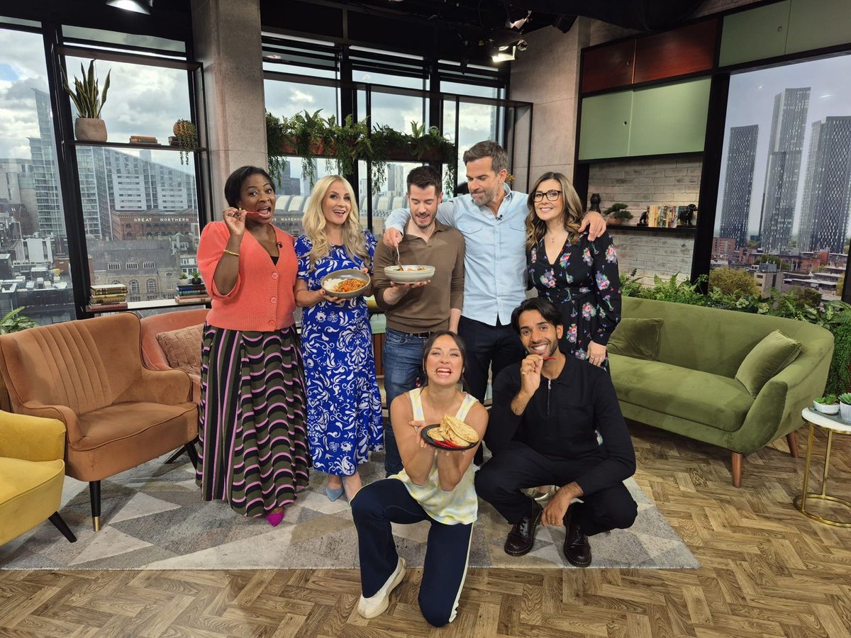 BBC Morning Live (@bbcmorninglive) on Twitter photo Bringing a sizzle to your day with:
πΆοΈJohn Gregory-Smith's kadai chicken
π¦΅<a href="/kiranmorjaria/">Kiran Morjaria</a>'s advice for painful joints
π<a href="/HollyHNews/">Holly Hamilton</a> on counterfeit goods
πΊ<a href="/BBC/">BBC</a>'s 'The Power of Parker' with <a href="/Sianygibby/">Sian Gibson</a>
Watch here: bbc.in/3YbjzIw Bringing a sizzle to your day with:
πΆοΈJohn Gregory-Smith's kadai chicken
π¦΅<a href="/kiranmorjaria/">Kiran Morjaria</a>'s advice for painful joints
π<a href="/HollyHNews/">Holly Hamilton</a> on counterfeit goods
πΊ<a href="/BBC/">BBC</a>'s 'The Power of Parker' with <a href="/Sianygibby/">Sian Gibson</a>
Watch here: bbc.in/3YbjzIw