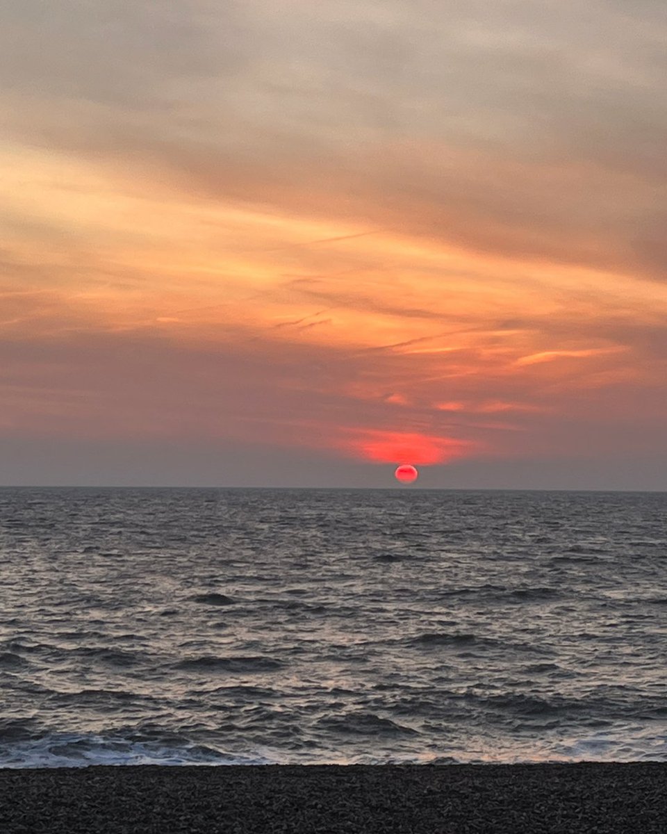 🌅 A change of training scenery refreshes my mind &amp; legs, with extra bonus for sea views &amp; built-in ice baths.
🧭 Do you find this too? Where do you love to train to mix yours up?