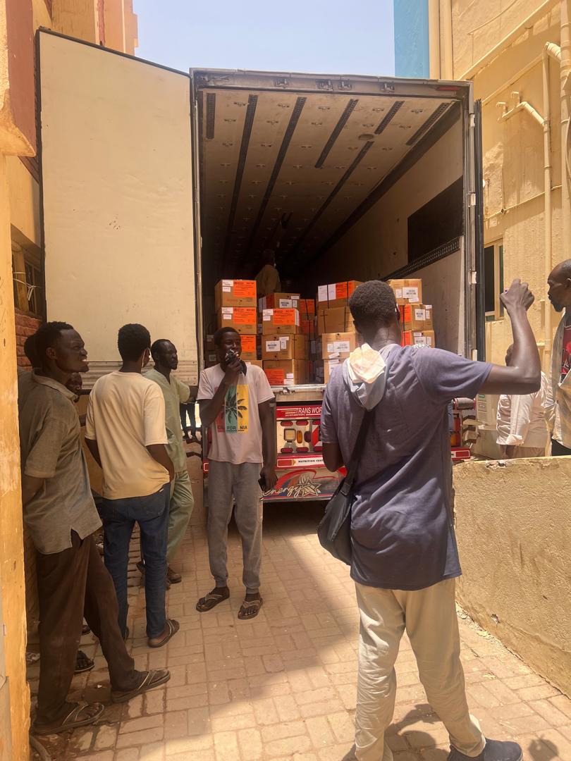 WHO Sudan (@whosudan) on Twitter photo #Cholera in #Khartoum is ⬆ amid attacks on infrastructure, population movement & safe water shortage.
🟢<a href="/WHO/">World Health Organization (WHO)</a> delivered 22.3 MT of cholera & other supplies to support outbreak response
🟢Cholera vaccinations commenced on 27 May in the most affected locality, Jebel Awlia.
#Sudan #Cholera in #Khartoum is ⬆ amid attacks on infrastructure, population movement & safe water shortage.
🟢<a href="/WHO/">World Health Organization (WHO)</a> delivered 22.3 MT of cholera & other supplies to support outbreak response
🟢Cholera vaccinations commenced on 27 May in the most affected locality, Jebel Awlia.
#Sudan