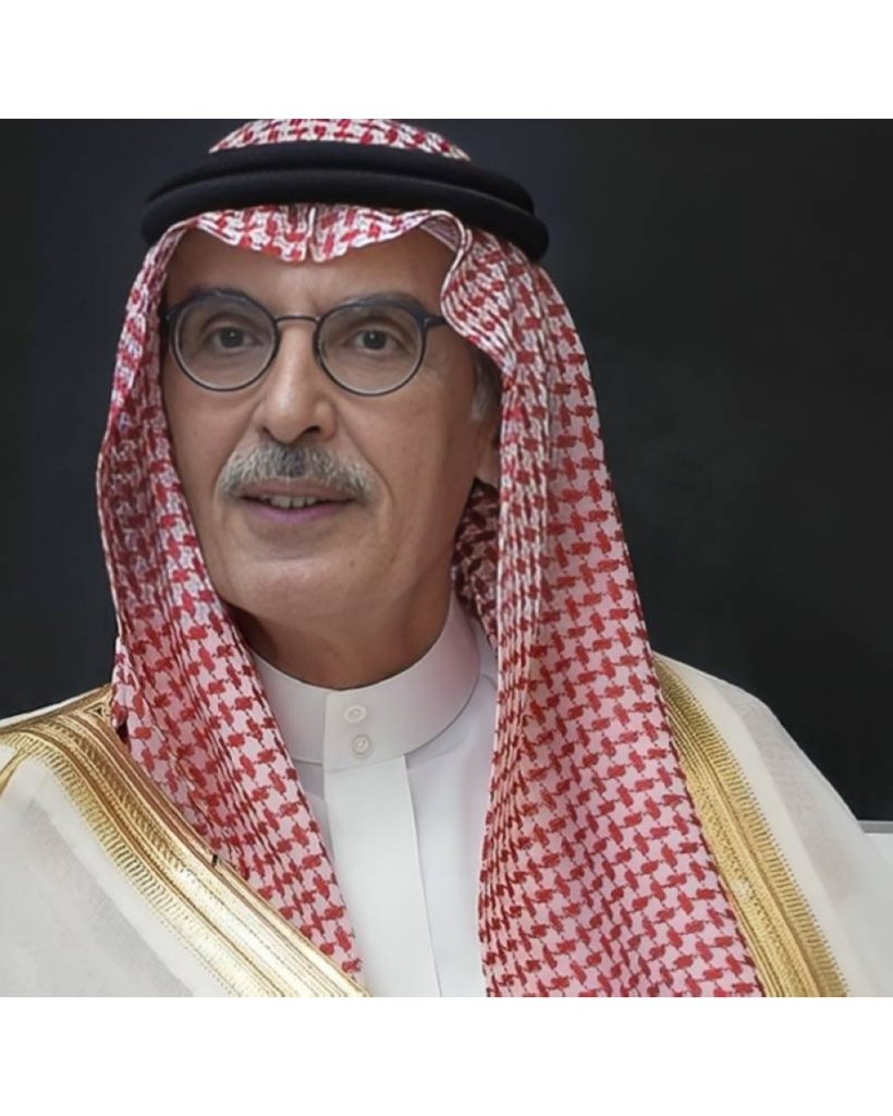hrhalbadr's tweet photo. https://t.co/5MER2vIKuw

دخل ذو الحجة للسنة الثانية بدونه
وراحت أيام كنا ننتظر فيها كلمته دعوته أو حتى بيت شعر منه عن " اللي ما ينسى "
رحل البدر لكن بقي له نوره.. فينا وفي حروفه وفي الدعوات.
اللهم ارحمه واغفر له واجعل ما قدّم شفيع له، واجمعنا به في جناتك.
#بدر_بن_عبدالمحسن
#ذو_الحج #البدر 
#ذو_الحجة
#العشر_الاوائل