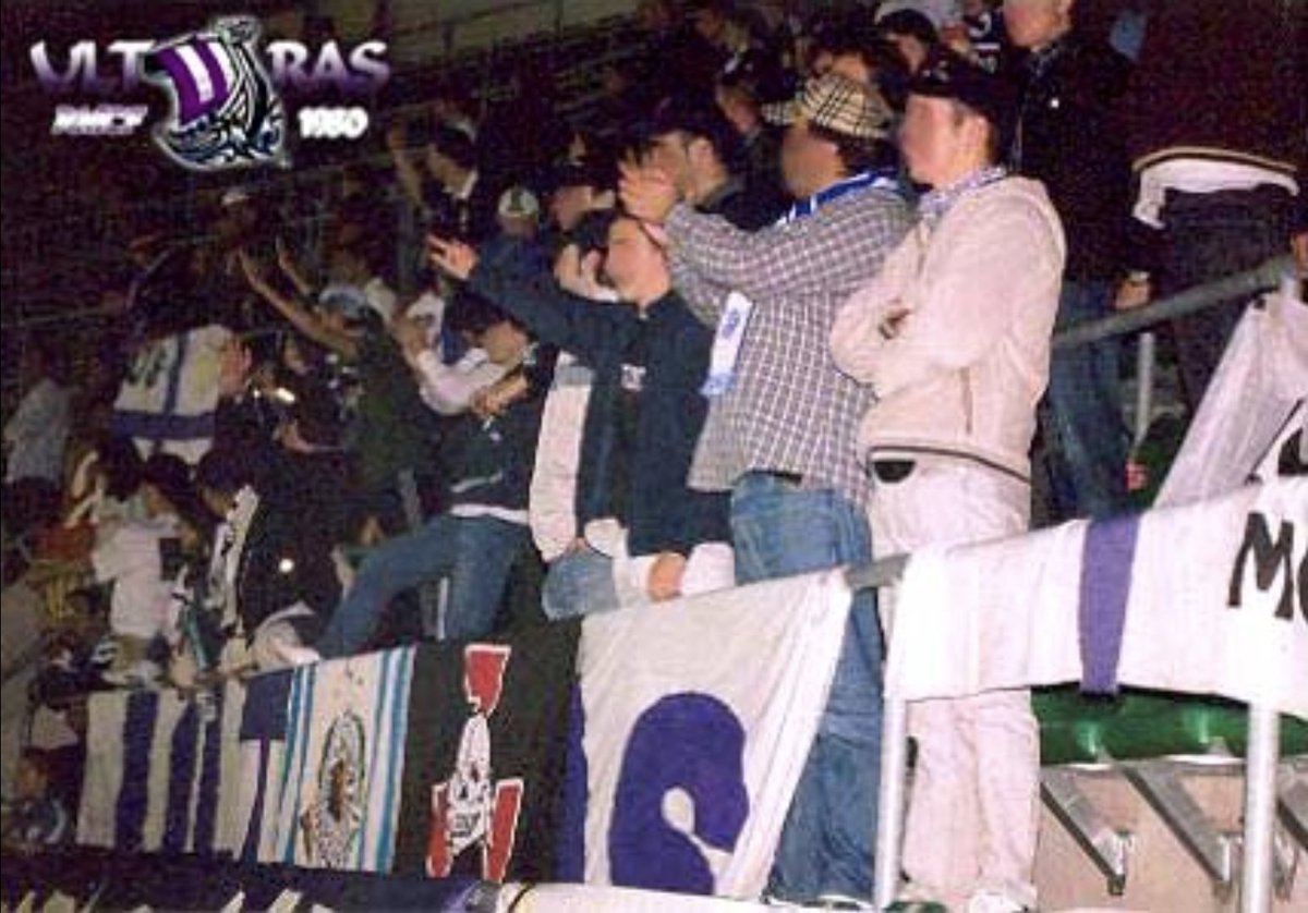 2004/05 Betis - Real Madrid.

Los ultras madridistas viajan a Sevilla para acompañar al equipo.