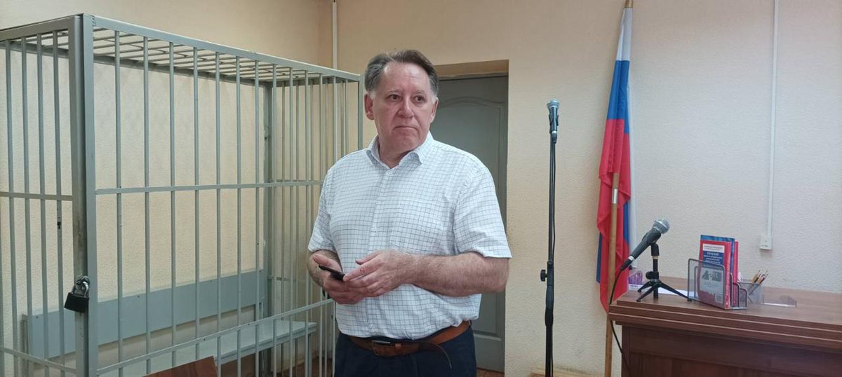 Уральскому преподавателю, который на лекции рассказал об оккупации украинских территорий Россией, назначили 10 месяцев исправительных работ.

Ленинский районный суд Екатеринбурга назначил 10 месяцев исправительных работ 62-летнему доценту Уральского горного университета Сергею