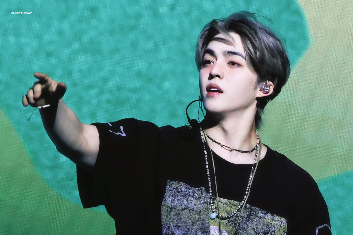 cherrypower_x's tweet photo. 250525 잠수교 BURST STAGE

빨개진 쿱스 너무 귀여워…🥺

#SEVENTEEN #세븐틴 
#HAPPY_BURSTDAY
#BURST_Stage
#에스쿱스 #SCOUPS #최승철 #エスクプス https://t.co/1CEAC9ldlT