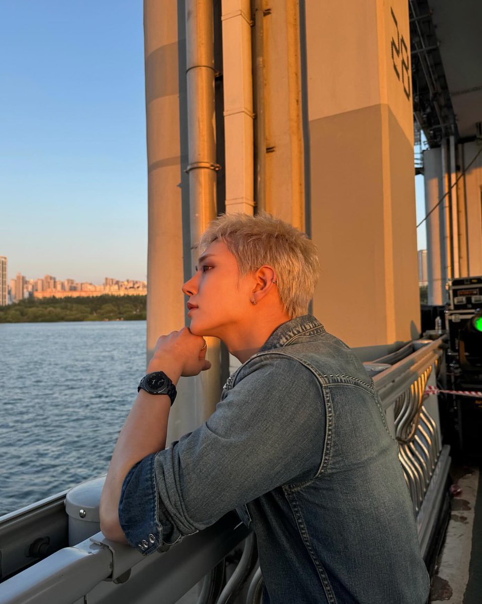 hngsy_'s tweet photo. they prolly took each other’s photos 😭🤍 https://t.co/x6vzP3nsAV