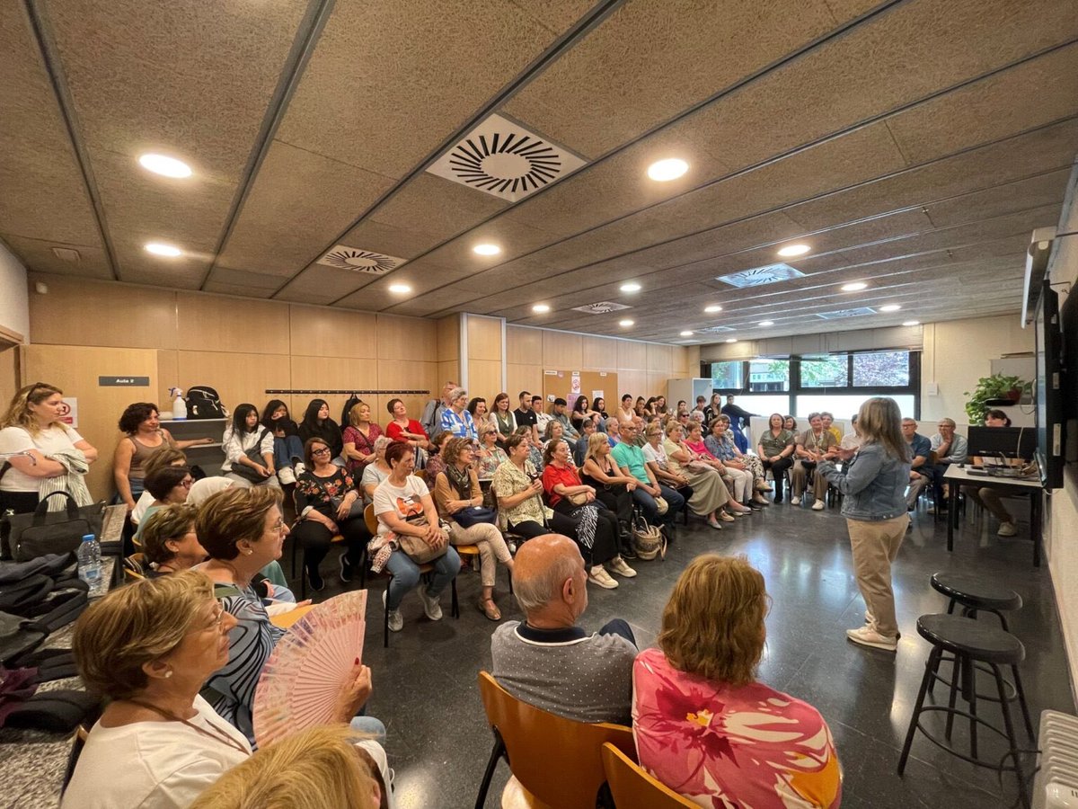 Ahir ens vàrem visitar 50 alumnes i tres docents d’una escola d’adults de Castelló. La visita es va portar a terme gràcies a la col•laboració d’⁦<a href="/acefir/">acefir</a>⁩ #fadults #formacióadults #CFA #CFPA