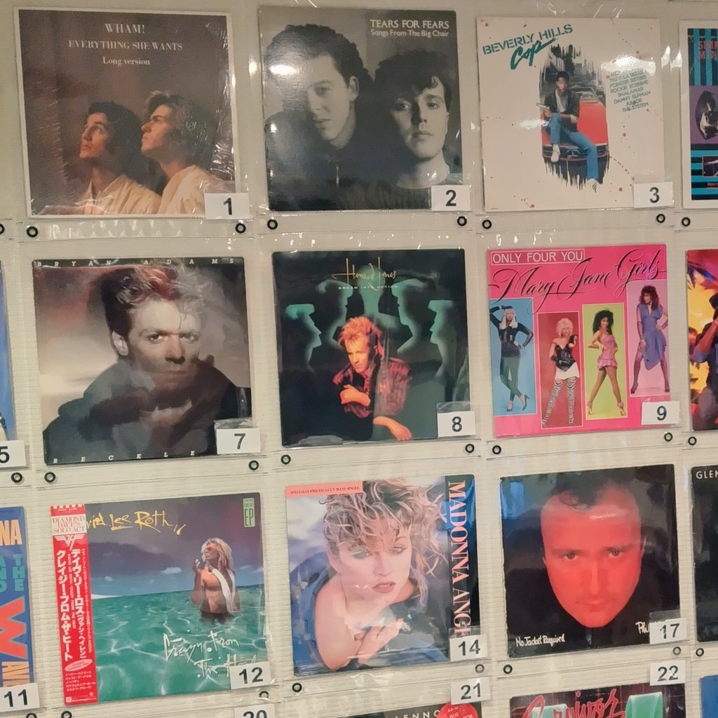 musicbargaffa's tweet photo. 今週の店内は、1985年6月1日付ヒットチャートからピックアップしたレコジャケを飾ってます🎵今夜もガッファは19時オープンです🍻
#billboardhot100 #billboard #ビルボード #vinyl #vinylcollection #アナログ #レコード #レコードが聴ける店 #80年代 #80s #80smusic #80svinyl #thisweekin1985 https://t.co/6AuUw4qVci